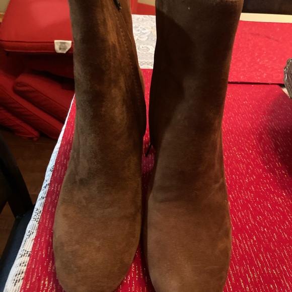 Frye Womens bootie good condition size 7 M brown suede - Picture 4 of 6